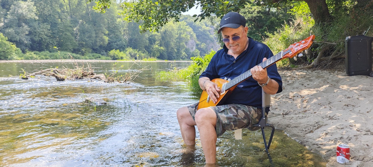 Jemâa face à la rivière